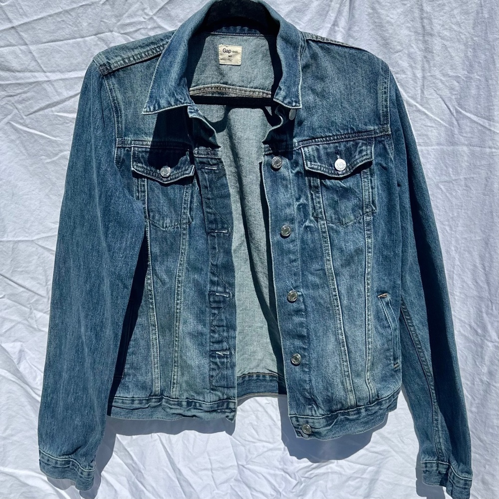 Gap 100% Cotton Classic Vintage Inspired Light Wash Denim Jacket